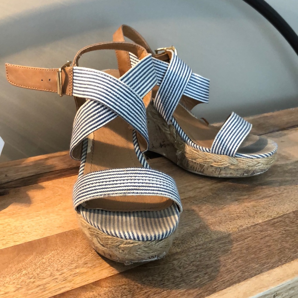 Cute navy and white wedges